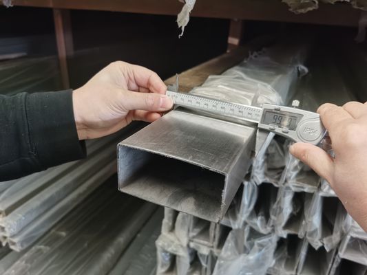Dekoratif Paslanmaz Çelik Dikdörtgen Boru A312 Cilalı 150mm